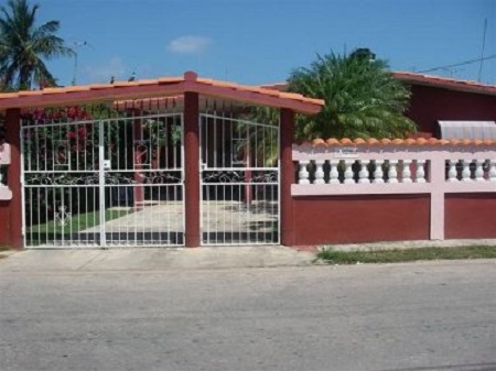 'Frente de la casa' Casas particulares are an alternative to hotels in Cuba.